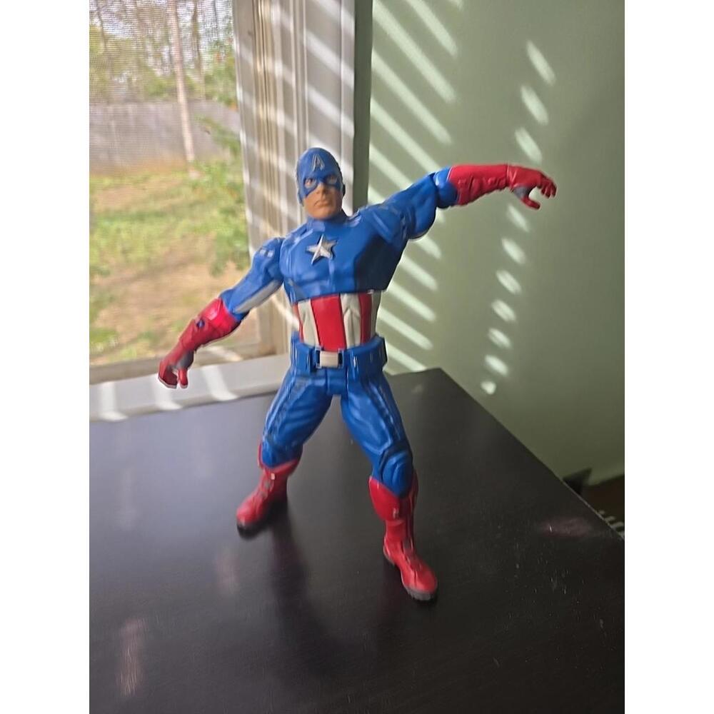 Marvel Avengers Captain America Talking 10" Action Figure 2012